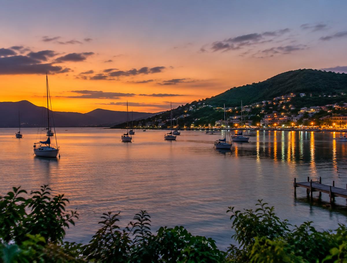 Lagoa da Conceição ao entardecer, em Florianópolis